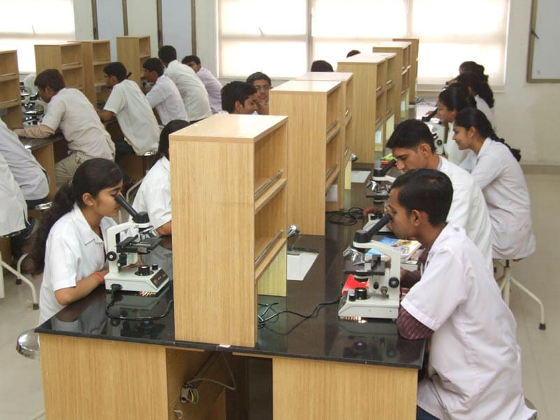 Gujarat Adani Institute of Medical Sciences Kachchh College Facilities photo 6